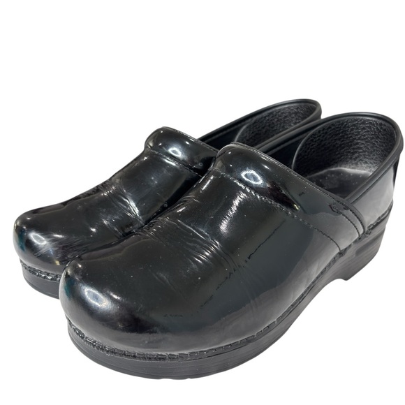 Dansko Professional Clog Nursing Shoe Black Patent Leather Sz EU 39 US 8.5 / 9 - Picture 1 of 15